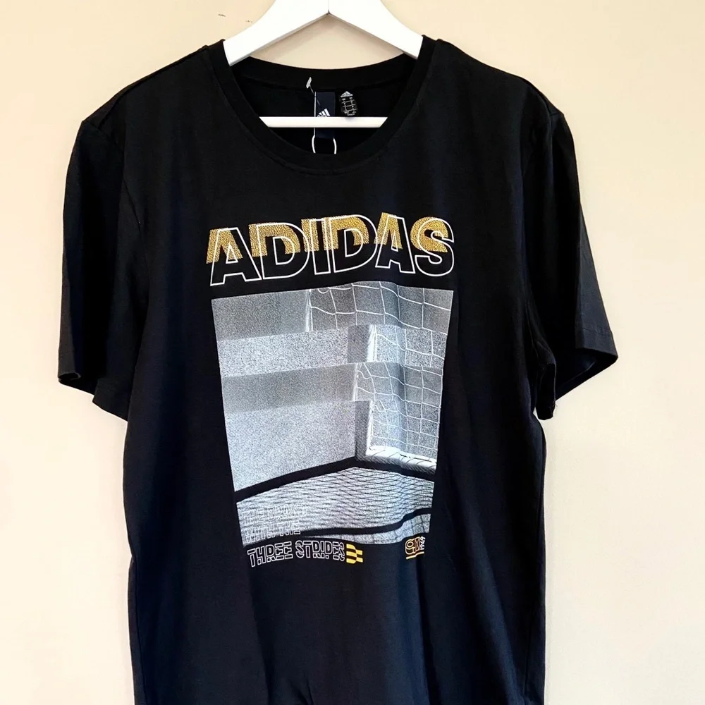 •Adidas• MH photo graphic tee